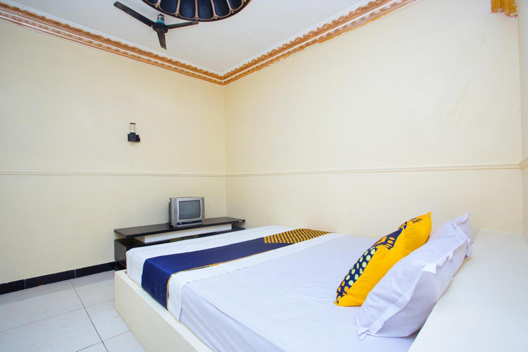 Spot On 2473 Buana Jaya Guest House سيلاكاب المظهر الخارجي الصورة