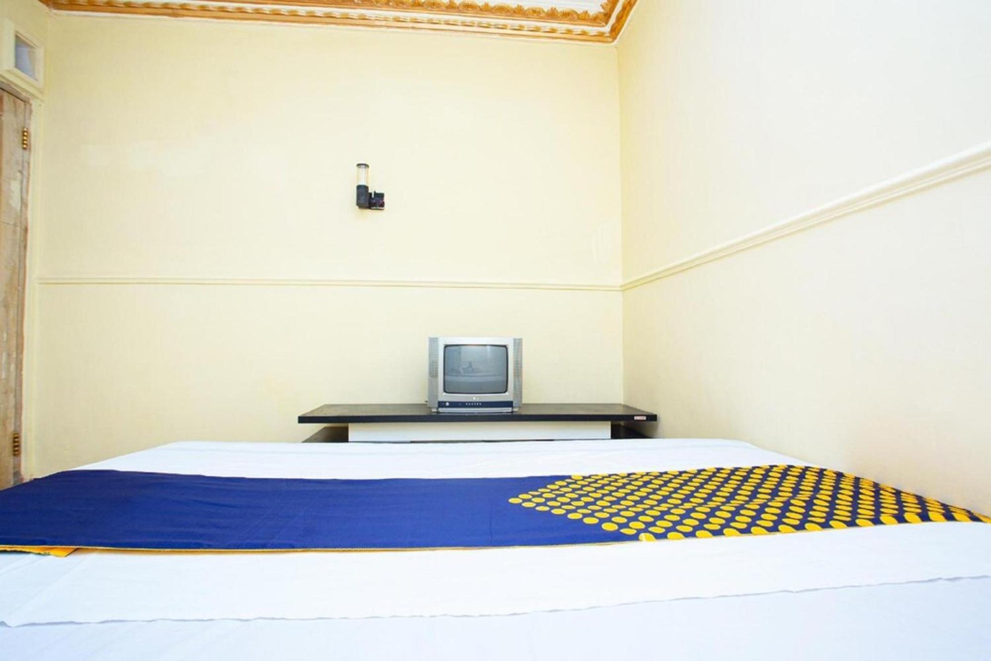 Spot On 2473 Buana Jaya Guest House سيلاكاب المظهر الخارجي الصورة